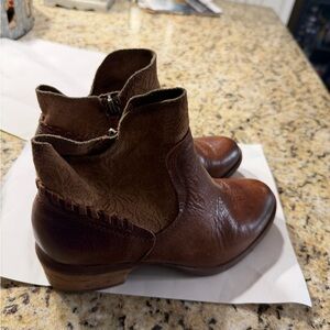Comfortiva Brown Leather Ankle Booties